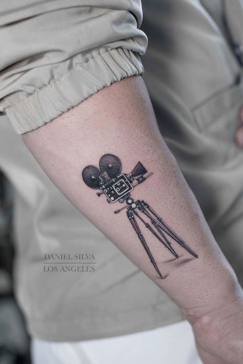 Camera Film Tattoo, Vintage Camera Tattoos, Camera Tattoos, Movie Tattoos, Camera Tattoo, Valentines Gift Bags, Best Tattoos, World Tattoo, Traditional Tattoo Flash