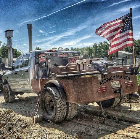 America! Great rig! Welding Beds Trucks Rigs, Welding Rigs Trucks, Welding Rig Trucks, Truck Bed Date, Pipeline Welding, Welding Trailer, Welding Trucks, Welding Beds, Welding Rig