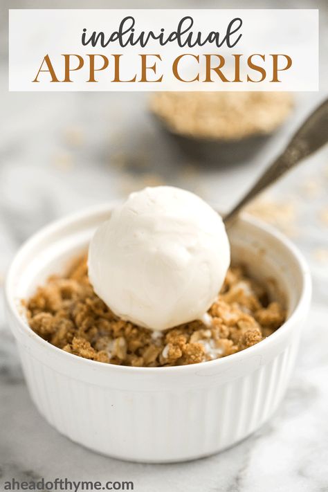 Individual Apple Crisp, Ramekin Dessert, Ramekin Recipe, Crockpot Apple Crisp, Ramekin Dishes, Eggless Desserts, Mini Apple Pies, Individual Desserts, Apple Crisp Recipes