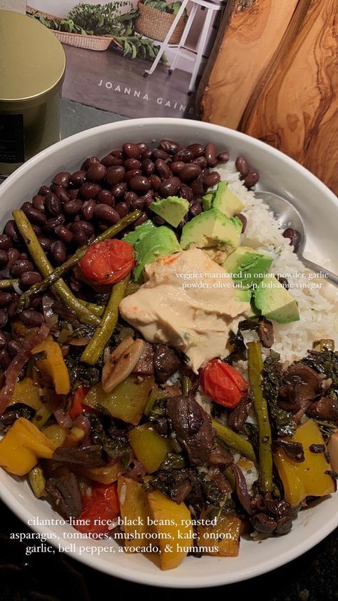 Vegan Chipotle Bowl, Chipotle Bowl, Vegan Chipotle, Oat Recipes Healthy, Dinner Bowl, Overnight Oats Recipe Healthy, Healthy Vegetarian Dinner, Oats Recipe, Cilantro Lime Rice