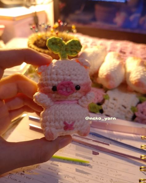 Pig Crochet, Pig Cute, Crochet Pig, Cute Strawberry, Crochet Fashion Patterns, Cute Pigs, Mini Pouches, June 16, Crochet Fashion