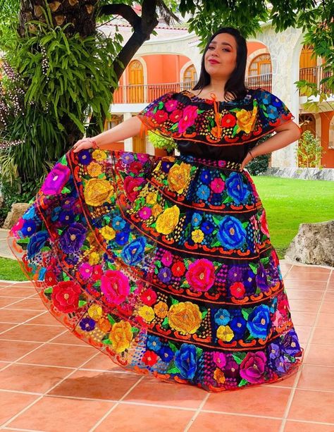 Chiapas Typical Costume. Traditional Dress for Chiapas Women. - Etsy Chiapas Dress, Mexican Dessert Table, Shorter Dresses, Mexican Clothing, Traditional Mexican Dress, Cultural Dress, Gala Ideas, Mexican Fashion, Mexican Embroidery