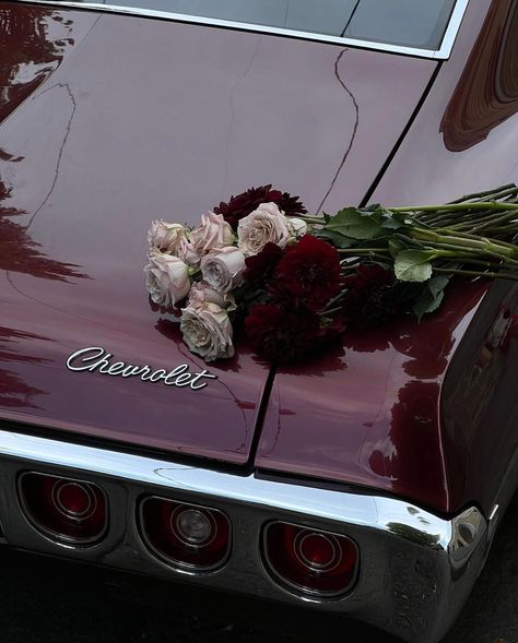 Aesthetic Pictures Flowers, Red Car Aesthetic, Flowers In Car, Vintage Profile Picture, Old Money Aesthetic Wallpaper, Car With Flowers, Galaxy Artwork, Red Aesthetics, Detective Aesthetic