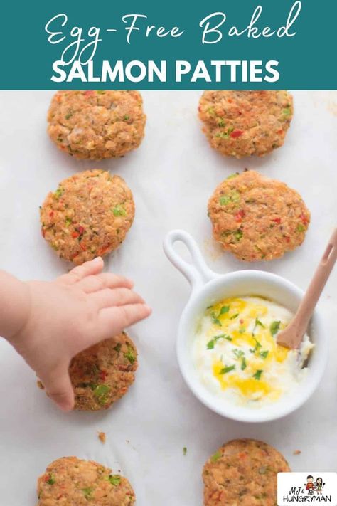 These mini baked salmon patties with canned salmon are packed with vegetables and full of flavor! Perfect for baby led weaning! Salmon Patties For Babies, Salmon Patties Without Eggs, Baby Led Weaning Salmon Cakes, Baby Salmon Cakes, Blw Salmon Cakes, Salmon Recipes For Baby, Salmon Baby Led Weaning, Salmon Baby Food Recipes, Food With Potatoes