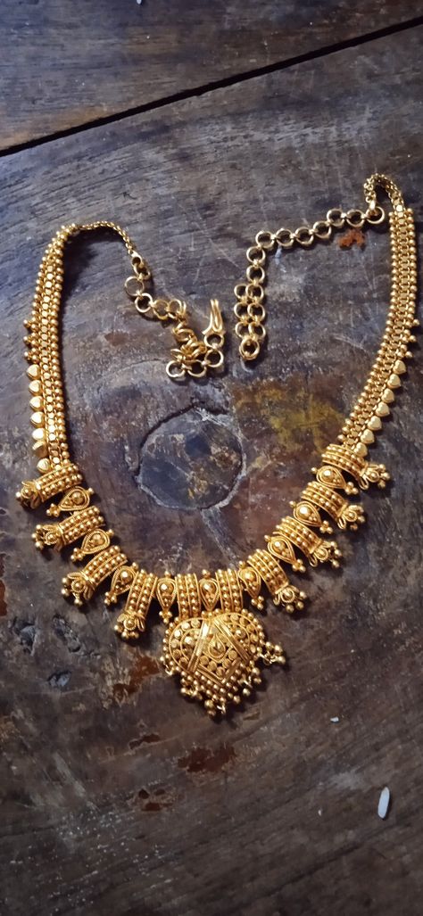 Kemp Jewellery, Pretty Gold Necklaces, Tradition Quotes, Mango Haram, Ruby Necklace Designs, Short Necklaces, Workout Beginner, Gold Jewelry Outfits, Diamond Jewelry Set