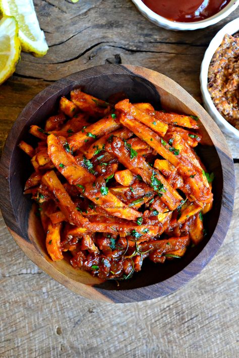 Chilli Fries Recipe, Bbq Fries, Rosemary Fries, Loaded Fries Recipe, Masala Chips, Kenyan Food, Masala Fries, Mixed Grill, Food Map