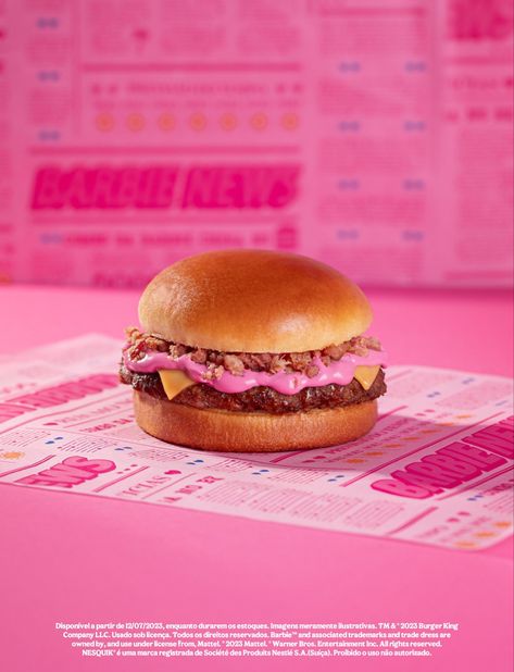 Pink Burger, Creative Burger, Moist Yellow Cakes, Pink Sauce, Blue Icing, Food Film, Barbie Food, Pink Donuts, Malibu Barbie