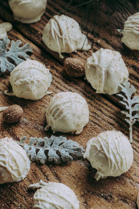 December Desserts, Eggnog Truffles, Eggnog With Rum, Creamy Eggnog, Truffle Cookies, Eggnog Cookies, Truffle Recipe, Holiday Cookie Recipes, Farm Market