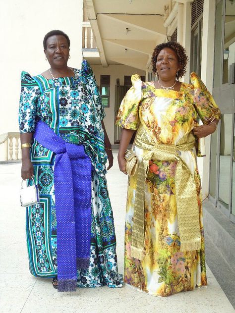 Ugandan Traditional Wear, Western Outfits Men, African Royalty, Traditional Wear, Traditional Clothing, Party Dresses For Women, Beautiful Woman, Traditional Dresses, Traditional Outfits