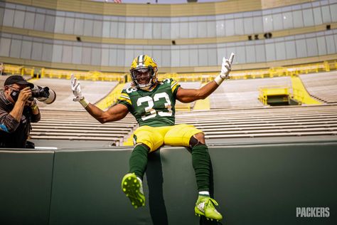 Aaron Jones, Scott Evans, Green Bay Packers Fans, Lambeau Field, Best Football Team, Packers Fan, American Football Team, Field Goal, Detroit Lions