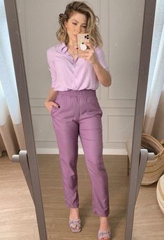 Romantic Work Outfit, Elegance Dress, Colour Combinations Fashion, Color Combinations For Clothes, Purple Outfits, Elegante Casual, Classy Fashion, Stylish Work Outfits, Soft Summer