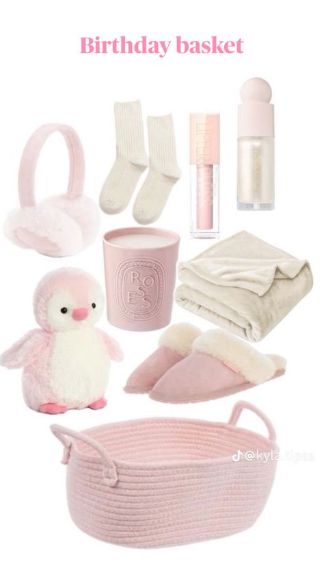 #Basket #Birthday #ForGirls Pink Gift Basket, Baskets Christmas, Girly Christmas Gifts, Cute Christmas Ideas, Halloween Costumes 2022, The Best Aesthetic, Valentine Baskets, Birthday Presents For Friends, Preppy Gifts