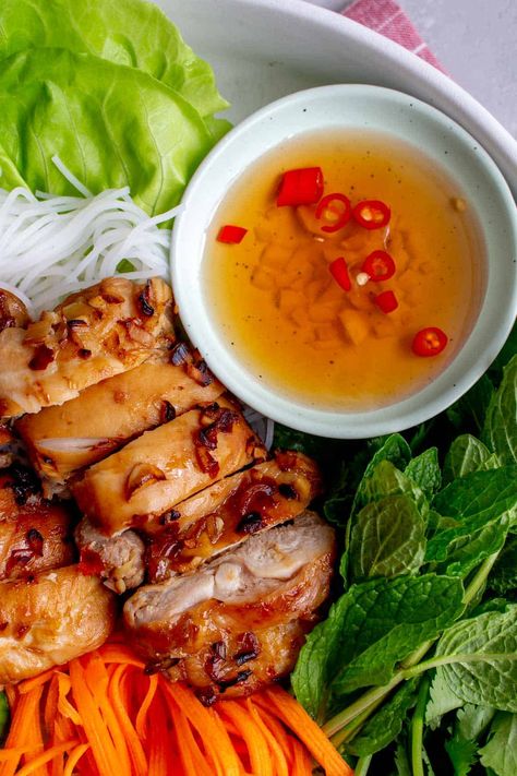 Vietnamese Dipping Sauce (Nuoc Cham Recipe) - Carmyy Nuc Mam Sauce, Nuoc Cham Sauce Recipe, Asian Dipping Sauce Recipes, Vietnamese Pork Chops, Vietnamese Dipping Sauce, Asian Dipping Sauce, Asian Sauces, Asian Dinner, Vietnamese Pork