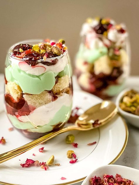 Easy Dessert For Christmas, Pistachio Trifle, Cardamom Sugar Cookies, Holiday Themed Desserts, Cherry Trifle, Dessert For Christmas, Trifle Bowl Recipes, Rose Pistachio, Tea Cake Cookies