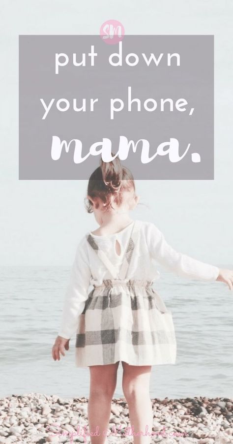 Put down your phone, mama. Be present. Enjoy your kids. Break the social media habit. 5 reasons why you need to do a digital detox with 47 actionable tips to do it today. #momlife #blog Newborn Food, Put Down Your Phone, Habit 5, Nursery Hacks, Digital Clutter, Newborn Tips, Mom Burnout, Newborn Schedule, Detox Challenge