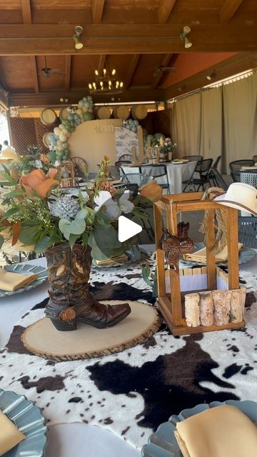 Ranch Quinceanera Ideas, Western Centerpiece Ideas Cowboy Theme, Vaquero Centerpieces, Cowboy Centerpiece Ideas, Western Centerpiece Ideas, Cowboy Centerpieces, Western Centerpieces, Pink Quince, Cowboy Theme