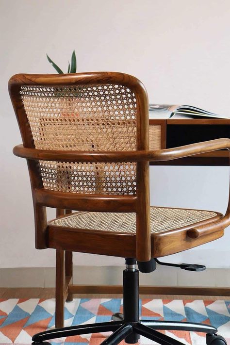 15 Decor Ideas For A Vintage Office – SeasonOverload Mid Century Modern Desk Chair, Vintage Office Space, Mid Century Desk Chair, Study Chairs, Wooden Office Chair, Wooden Desk Chairs, Modern Desk Chair, Vintage Office Chair, Single Seater