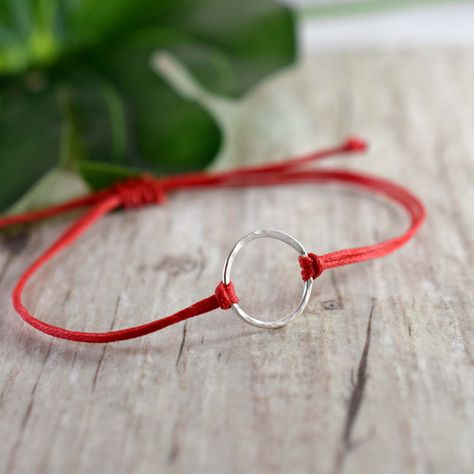 Minimalist Red Friendship Bracelet, Red Minimalist Bracelet For Everyday, Minimalist Red Round Bead Bracelets, Red Bracelet Diy, Minimalist Red Round Bracelets, Minimalist Red Resizable Bracelet, Silver Friendship Bracelets, Yoga Festival, Silver Necklace Designs