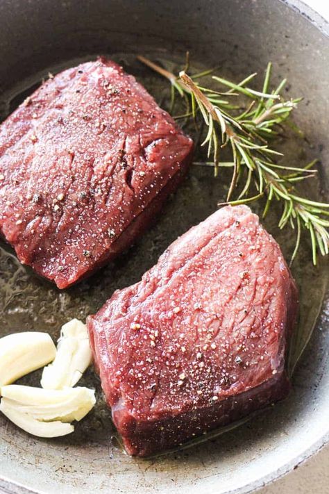 Elk Medallions Recipes, Elk Chops Recipes, Elk Meat Recipes, Elk Steak, Paleo Entrees, Elk Recipes, Game Meat, Beef Filet, Cutlets Recipes