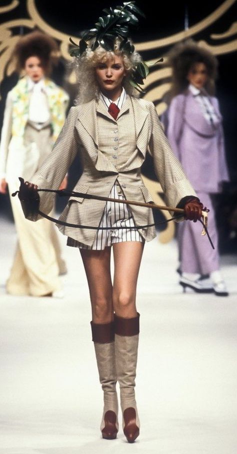 Vivienne Westwood Punk, Vivienne Westwood Fashion, Vivian Westwood, 90s Runway Fashion, Runway Fashion Couture, Vintage Runway, Fashion Couture, Mode Inspo, Fashion Runway