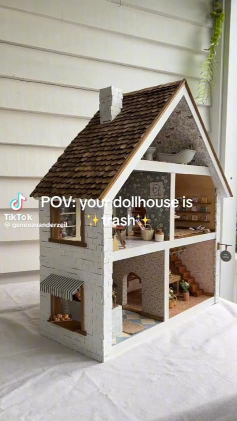 Diy Dolls House, Christmas Dollhouse, Doll House Diy, Diy Barbie House, Furniture Craft, Doll Furniture Diy, Diy Doll House, Doll House Ideas, Miniatures Diy