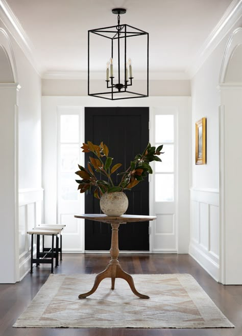 Round Foyer Table Decor Entryway, Round Foyer, Round Foyer Table, Round Entry Table, Transitional Entry, Boston House, Mediterranean Living Room, Story Photography, Entryway Inspiration