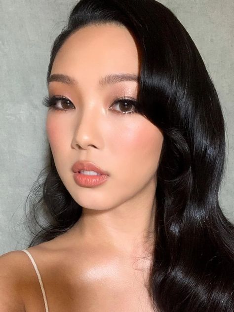 Asian bridal makeup Sydney | Sophie Lau Makeup and Hair | Australia Bride With Black Hair, Fresh Face Bridal Makeup, Asian Bridesmaid Makeup, Makeup Asian Eyes, Bride Makeup Asian, Gatsby Makeup, Asian Wedding Hair, Make Up Asian, Soft Bridal Makeup