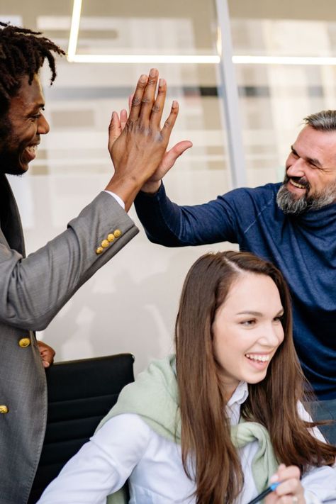 We sometimes think that providing positive #feedback is as simple as saying “Good job” to our colleague as we exit a meeting. However, by doing that, we miss an opportunity to really dive into what our colleagues are doing that makes their work valuable. Below are some tips on how to improve your #CommunicationSkills to make your positive feedback count. 👇 Feedback Examples, Constructive Feedback, How To Give, Management Tips, Best Practices, Communication Skills, Good Job, Positive Feedback, Improve Yourself