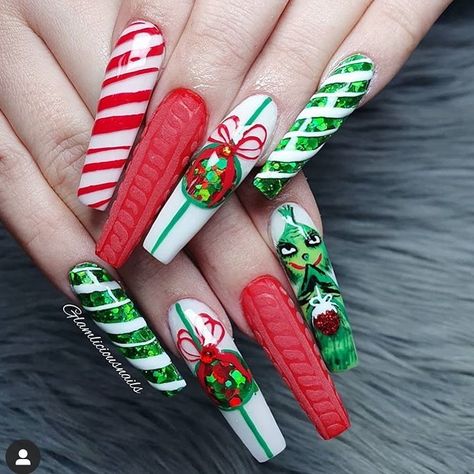 Nail Ideas Prom, 16 Nails, Christmas Winter Nails, Xmas Nail, Unghie Sfumate, Candy Cane Nails, Holiday Nails Christmas, Holiday Nail Designs, Ideas For Nails