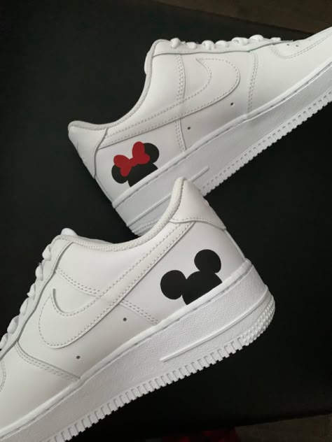 Mickey/Minnie Mouse AF1 Custom Disney Nike Shoes, Custom Disney Shoes, Mickey Mouse Air Force 1, Disney Air Force 1, Disney Shoes Diy, Disney Custom Shoes, Diy Disney Shoes, Disney Painted Shoes, Nike Shoes Custom