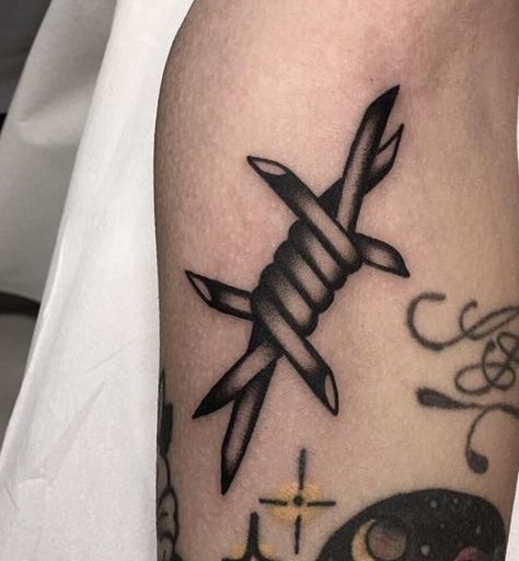 Barb Wire Wrist Tattoo, Juggernog Tattoo, Traditional Mens Tattoo, Small Trad Tattoo, Small Traditional Tattoo Men, Nu Metal Tattoo, Traditional Barbed Wire Tattoo, American Traditional Elbow Tattoo, Bob Tattoo