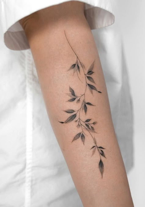 Realism Leaves Tattoo, Leaves And Branches Tattoo, Vine Tree Tattoo, Willow Tree Leaf Tattoo, Tree Branch Tattoos For Women, Leaf Tattoo Arm, Fern Tattoo Arm, Willow Leaf Tattoo, Side Of Arm Tattoo