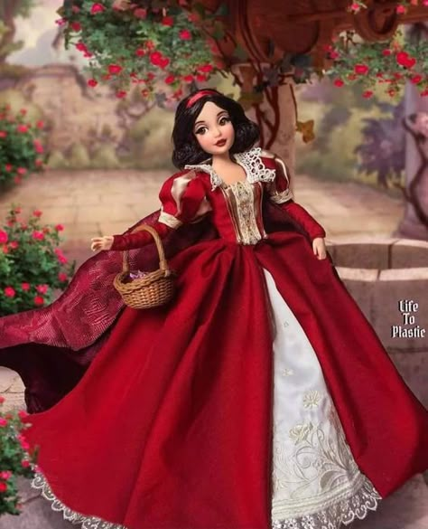 White Dress Aesthetic, Disney Princess Doll Collection, Disney Princess Barbies, Disney Barbie Dolls, Snow White Doll, The One I Love, Disney Doll, Disney Princess Dolls, Custom Monster High Dolls