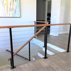 Modern Deck Railing Design, Modern Deck Railing, Cable Railing Interior, Railing Stainless Steel, Wire Railing, Reling Design, Cable Stair Railing, Stair Railing Makeover, Deck Stair Railing