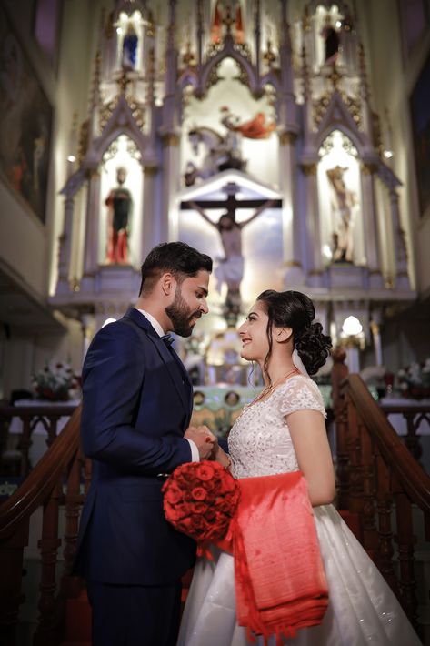 Indian Christian Wedding Couple Poses, Cristin Wedding Pose, Christian Wedding Photoshoot, Christian Wedding Photos, Christian Wedding Couple Poses, Christian Marriage Photography, Christian Wedding Poses, Christian Poses, Church Photoshoot