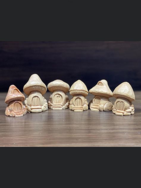 Wood Carving Small Figures, Mushroom Wood Carving, Whittle Projects, Carving Gnomes, Gnome Carving, Mushroom Carving, Whittling Ideas, Wood Carving Art Sculpture, Ice Carving