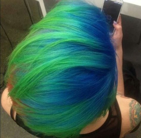 Blue and green ombre dyed hair Blue And Green Hair Short, Blue And Green Hair Ombre, Ombre Hair Men, Green Gradient Nails, Green Ombre Hair, Green Hair Ombre, Summer Hair Ideas, Hair Color Ombre, Blue Green Hair