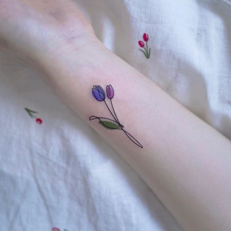 101 Amazing Tulip Tattoo Designs You Need To See! | Outsons | Men's Fashion Tips And Style Guide For 2020 Tulips Tattoo, Simple Tattoo With Meaning, Tulip Tattoo, Flower Tattoo Meanings, Flower Wrist Tattoos, Men's Fashion Tips, Small Pretty Tattoos, Cute Tiny Tattoos, Discreet Tattoos