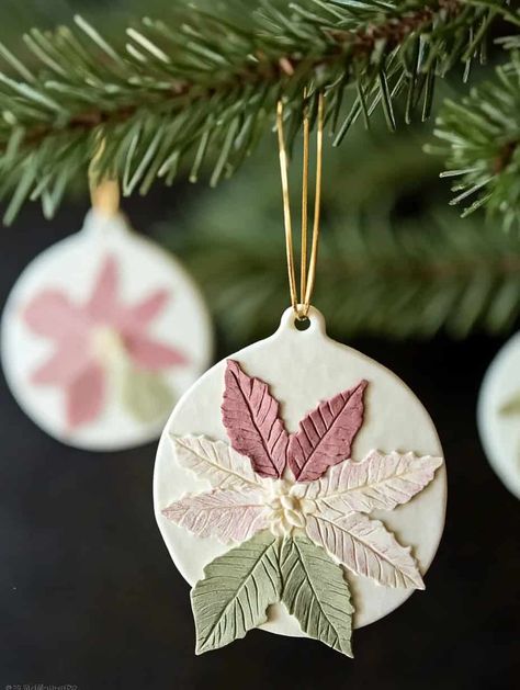 Pressed Flower Clay Ornaments Sculpy Ornaments Diy, Baked Clay Ornaments Diy, Diy Polymer Clay Christmas Ornaments, How To Make Clay Ornaments, Modeling Clay Ornaments, Clay Christmas Decorations Diy, Baked Clay Ornaments, Handmade Clay Ornaments, Air Dry Clay Ornaments Christmas