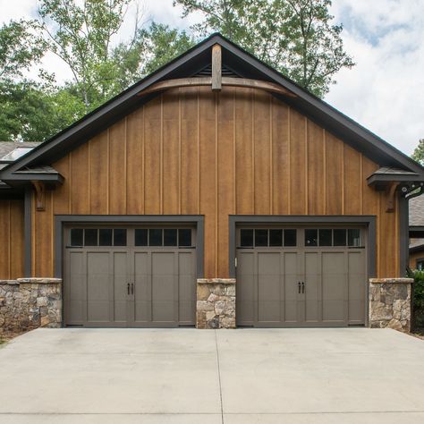 Homes - Traditional - Garage - New York - by The Barn Yard & Great Country Garages | Houzz Country Garage, Grey Garage Doors, Cabin Garage, Metal Garage Buildings, Property Ideas, Garage Exterior, Metal Garage, Wooden Garage, Modern Garage