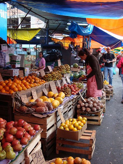 Mercado (Market) in Asunción. Paraguay Paraguay Food, Latino Food, Spanish Speaking Countries, American Street, Landlocked Country, Street Market, South America Travel, Food Market, Cool Countries