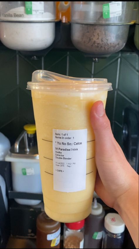 Dole Whip Refresher Starbucks, Starbucks Pina Colada Recipe, Paradise Drink Starbucks Recipe, Double Blended Starbucks Drinks, Paradise Starbucks Drink, Pina Colada Starbucks Drink, Coconut Starbucks Drinks, Pina Colada Starbucks, Starbucks Paradise Drink Recipe