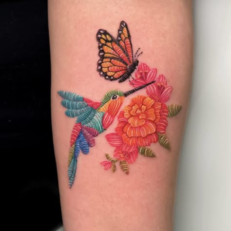 Mexican Memorial Tattoos, Folklorico Tattoo, Mexican Embroidery Tattoo Ideas, Girly Mexican Tattoo, Embroidery Style Tattoo, Butterfly Embroidery Tattoo, Otomi Tattoo, Butterfly And Hummingbird Tattoo, Mexican Butterfly Tattoo