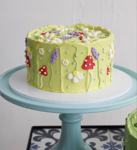 Hippie Cake, Green Birthday Cakes, Nature Cake, Mushroom Cake, Fairy Birthday Cake, Dessert Cakes, Green Cake, Garden Cakes, Cute Mushroom