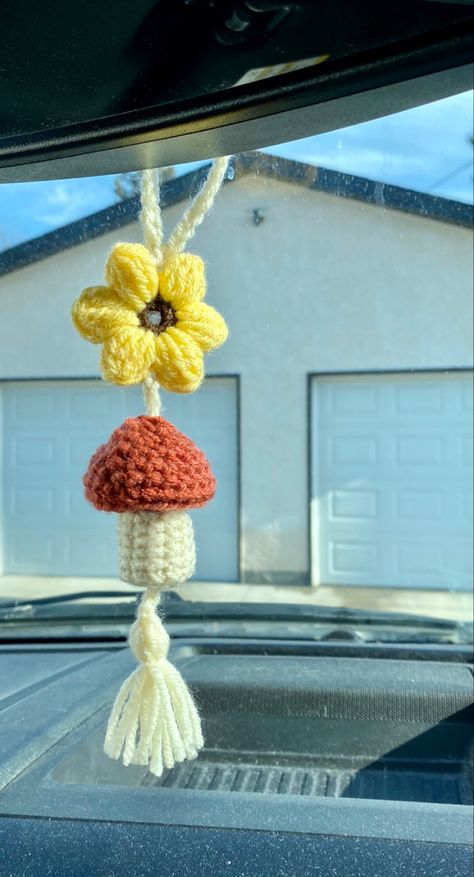 Crochet Mushroom Car Hanger, Crochet Car Charm Free Pattern, Crochet Car Hanger Free Pattern, Rear View Mirror Crochet, Crochet Car Hanger, Crocheted Plants, Car Accessories Hippie, Car Decorating, Mini Amigurumi