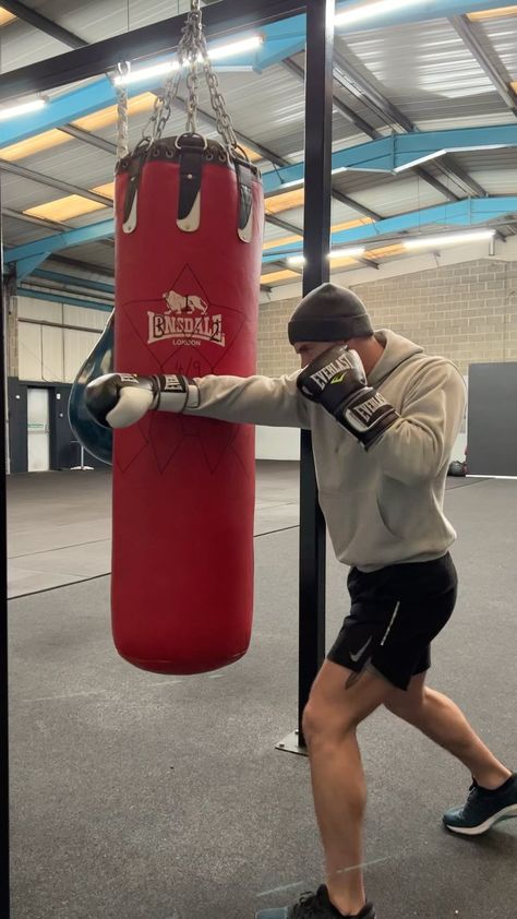 paul_archer1990 on Instagram: 𝗘𝗔𝗦𝗬 𝗪𝗔𝗬 𝗧𝗢 𝗟𝗘𝗔𝗥𝗡 𝗧𝗢 𝗟𝗘𝗔𝗗 𝗛𝗢𝗢𝗞 🥊 The Lead Hook is probably the most difficult punch to learn but I find this drill really helps get used… Iman Ghadzi, Iman Gadzhi, Boxing Fitness, How To Be Graceful, Endurance Workout, Boxing Workout, Old Money, Brighton, Boxing