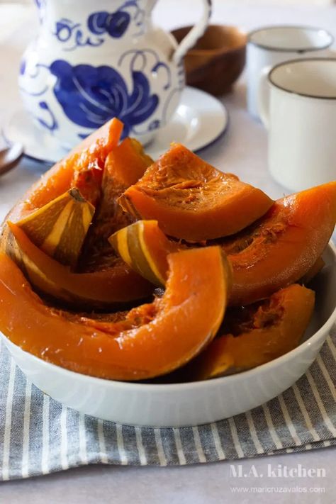 Mexican Candied Pumpkin (calabaza en tacha) - Maricruz Avalos Kitchen Blog Mexican Pumpkin Candy Recipe, Mexican Pumpkin, Calabaza Recipe, Candied Pumpkin, Easy Empanadas Recipe, Mexican Breakfast, Mexican Candy, Mexican Dessert, Seasonal Treats