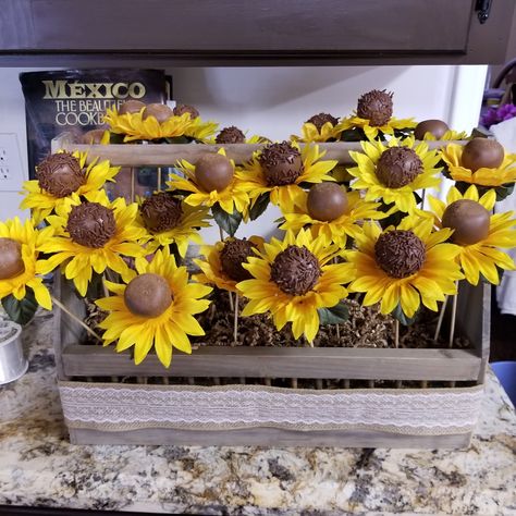 Sunflower Dessert Table, Sunflower Treat Table Ideas, Sunflower Theme Food Ideas, Sunflower Food Theme, Sunflower 80th Birthday Party, Sunflower Dessert Table Ideas, Sunflower Graduation Party Theme, Sunflower Themed Treats, Cow Sunflower Party