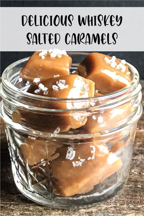 This homemade whiskey salted caramel recipe is easy, sprinkled with perfect sea salt. Caramel Chews, Homemade Whiskey, Caramels Recipe, Salted Caramel Candy, Bark Candy, Candy Caramel, Salted Caramel Recipes, Toffee Bark, Salted Caramels