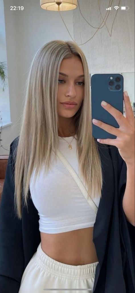 Portret Feminin, Perfect Blonde Hair, Dyed Blonde Hair, Straight Blonde Hair, Light Blonde Hair, Balayage Blonde, Blonde Hair Inspiration, Blonde Hair Looks, Blonde Hair With Highlights